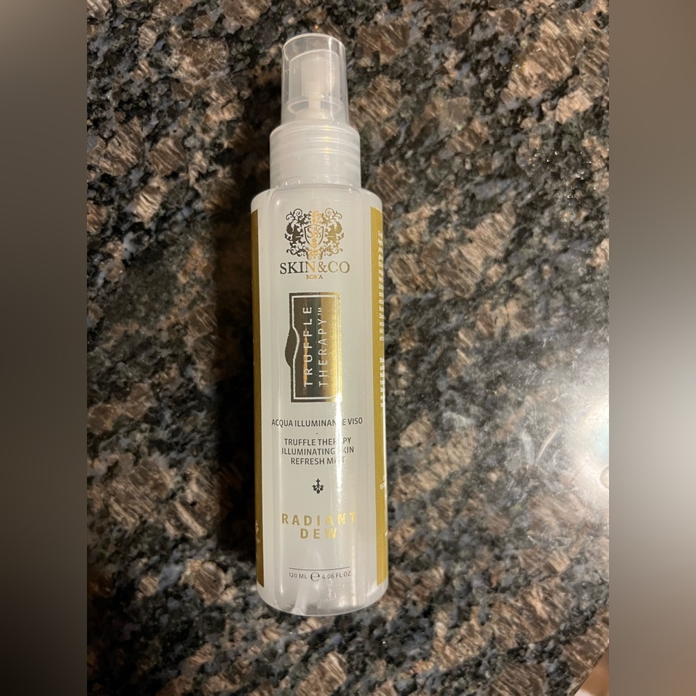 Skin & Co. Radiant Dew Illuminating Skin Refresh Mist